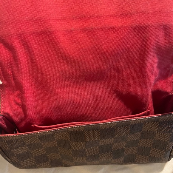 Louis Vuitton favorite mm cross body - Picture 2 of 2